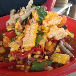 ตำข้าวโพดตีนไก่ปลาร้า