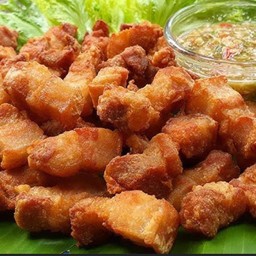 หมูสามชั้นทอดน้ำปลา