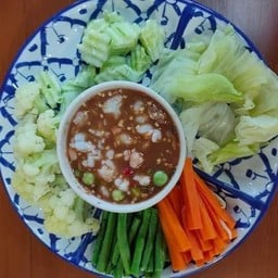 น้ำพริกกะปิกุ้งสดพร้อมผักลวก