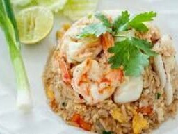 ร้าน อิ่มพุงปัง อาหารตามสั่ง