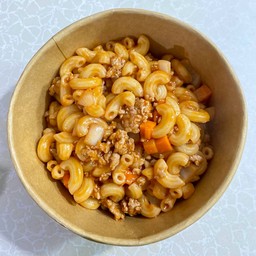 มักกะโรนีผัดซอสหมูสับ