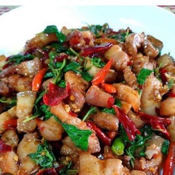 ข้าวราดกระเพราสามชั้น