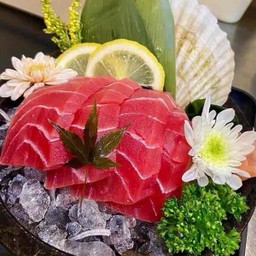 ทูน่าซาซิมิ 4 ชิ้น