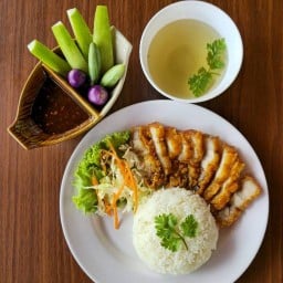 พะโล้ขาหมูฮองเฮา ยำวุ้นเส้นโบราณ ลาดกระบัง