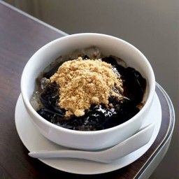 เฉาก๋วยโบราณ (โรยน้ำตาลทรายแดง)