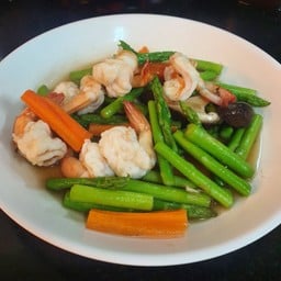หน่อไม้ฝรั่งผัดกุ้ง