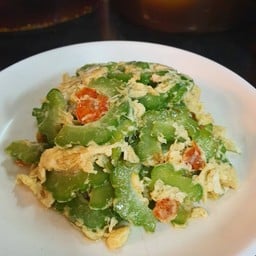 มะระผัดไข่