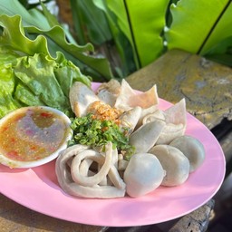 อรุณีเย็นตาโฟ สาขาไผ่ขวาง