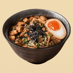 ข้าวหน้าหมูชาชูทรงเครื่อง