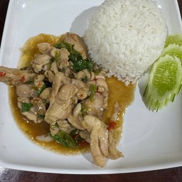 ข้าวกระเพราหมู ไก่