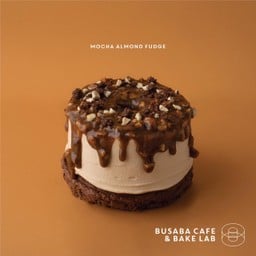 ซิกเนเจอร์ ชิฟฟ่อน ม็อกคาอัลมอนด์ฟัส