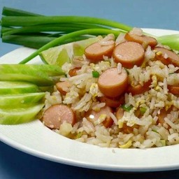 ข้าวผัดใส้กรอก