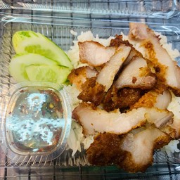 ข้าวหน้าหมูน้ำจิ้มแจ่ว
