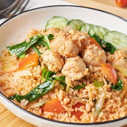 ไก่นุ่ม ผัดข้าวผัดรถไฟ 304 kcal