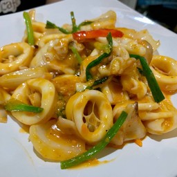 หมึกผัดไข่เค็ม
