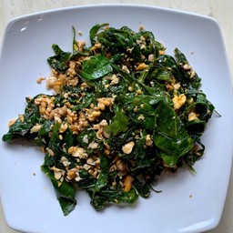 ใบเหลียงผัดไข่