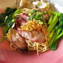 บะหมี่เกี๊ยวหมูย่างหมูทอด(น้ำ)(พิเศษ)