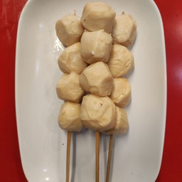 ลูกชิ้นเต้าหู้หมูปิ้งย่าง