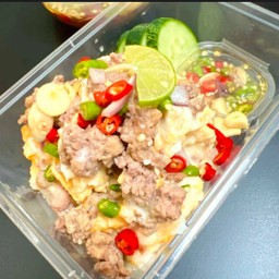 ข้าวไข่ยู่ยี่หมูสับ