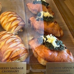Salmon Spinach croissant