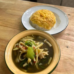 ข้าวไข่เจียว+แกงหน่อไม้อีสาน