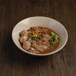 ก๋วยเตี๋ยวน้ำตกเนื้อ (เนื้อสด,ลูกชิ้น)