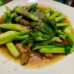 คะน้าปลาเค็ม