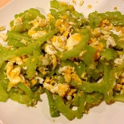 มะระผัดไข่