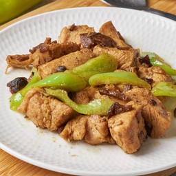 ไก่นุ่ม ผัดพริกหยวก 220 kcal