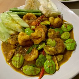 กุ้งผัดเครื่องแกงสะตอ