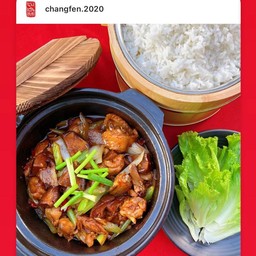 ไก่หม้อไฟผัดแห้ง4 ชุดสำหรับ 2 คน