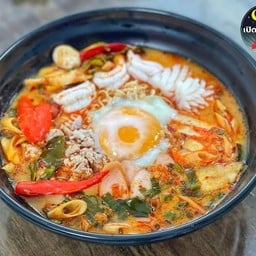 มาม่าต้มยำ ( เลือกเนื้อสัตว์เองได้ )