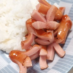 ข้าวไส้กรอก