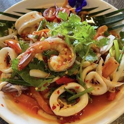 ยำหมึกกุ้ง