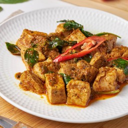 สันในหมูนุ่ม ผัดเผ็ด 208 kcal