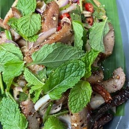 น้ำตกคอหมู