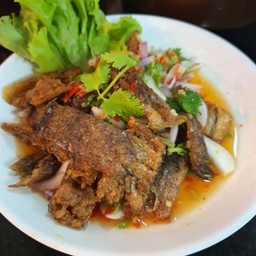 ยำปลาสลิด