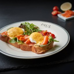 Salmon Benedict