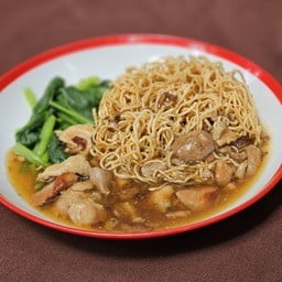 บะหมี่กรอบ หน้าไก่