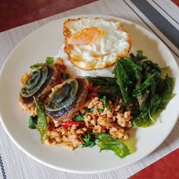 เปิด 24 กะเพราปากฉีก+ราชาข้าวไข่ข้น นครชัย ซอย1