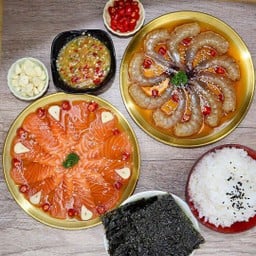 ชุดคู่รักเกาหลี ( แซลมอนดอง+กุ้งดอง+ข้าวญี่ปุ่น+สาหร่าย)