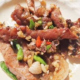 เนื้อแแดเดียวทอดพริกกระเทียม