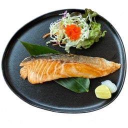 แซลมอนย่างเกลือ