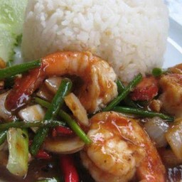 ข้าวผัดพริกสดกุ้ง