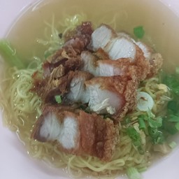 ร้านบะหมี่พารวย ข้าวหมูแดงหมูกรอบ