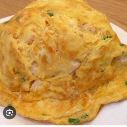 ไข่เจียวกุ้งสับราดข้าว