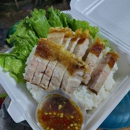 ข้าวหน้าหมูกรอบ