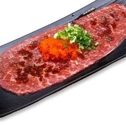 เนื้อวากิว A4 ท๊อปไข่กุ้ง ซูชิ