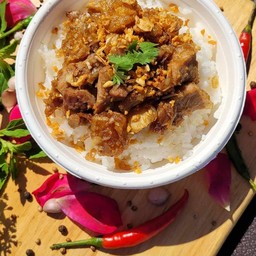 หมูกรอบทอดกระเทียม