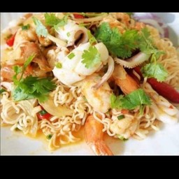 ยำมาม่ารวม